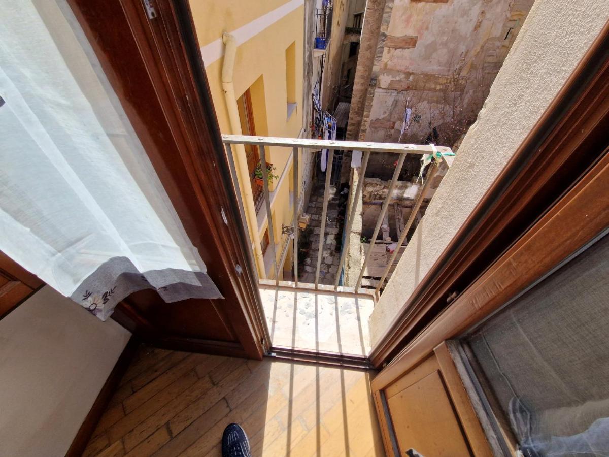 Casette Di Alex Con Terrazza Trapani Bagian luar foto