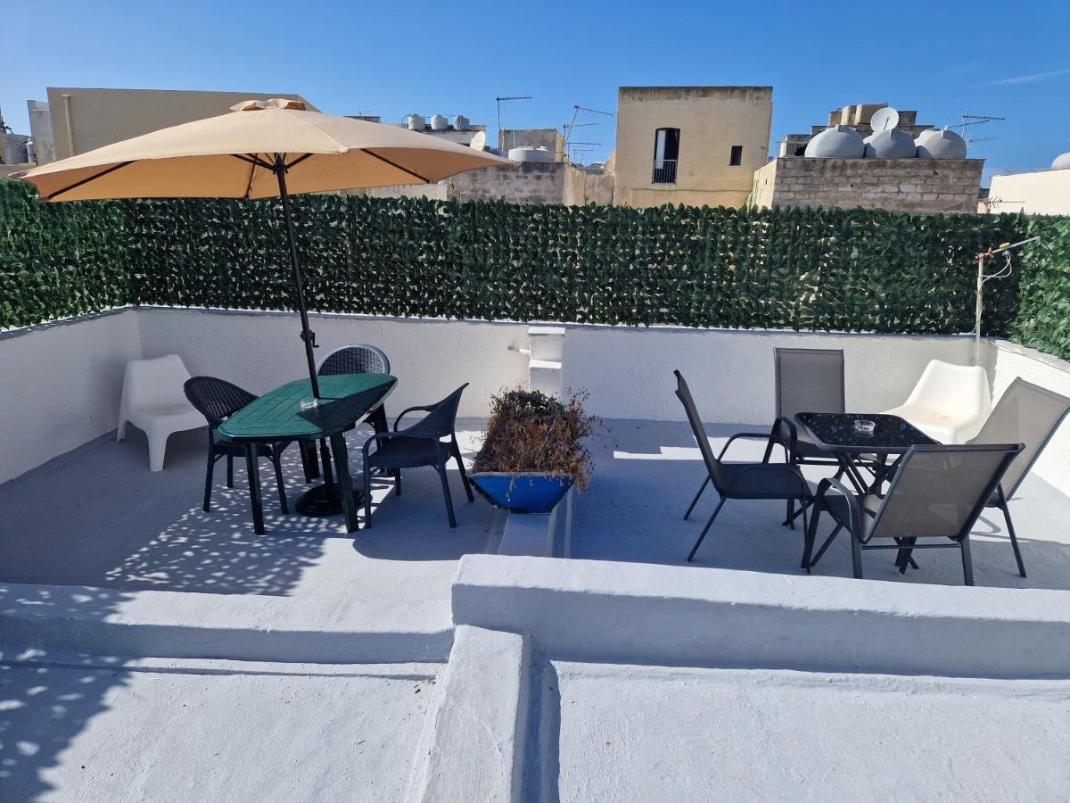 Casette Di Alex Con Terrazza Trapani Bagian luar foto