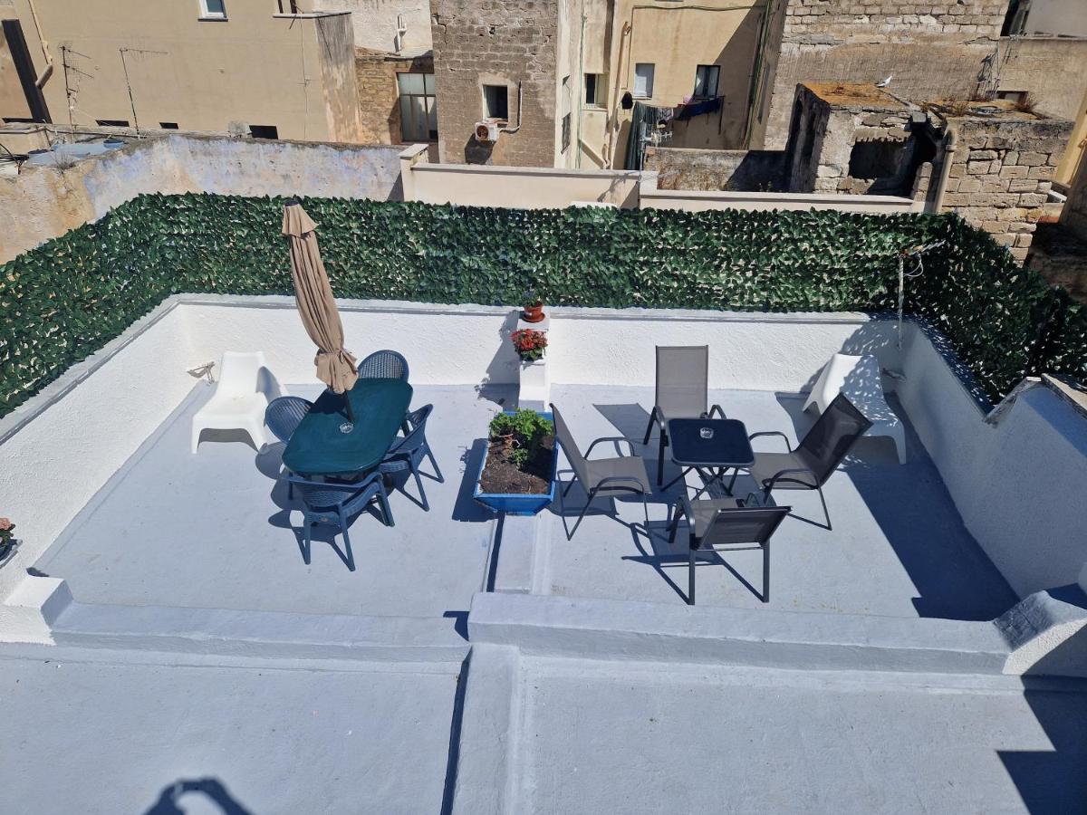 Casette Di Alex Con Terrazza Trapani Bagian luar foto