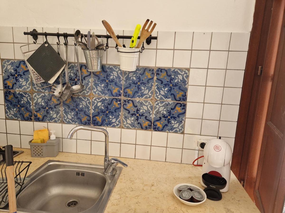 Casette Di Alex Con Terrazza Trapani Bagian luar foto