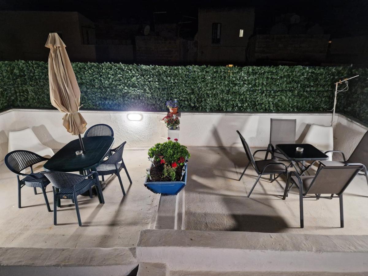 Casette Di Alex Con Terrazza Trapani Bagian luar foto